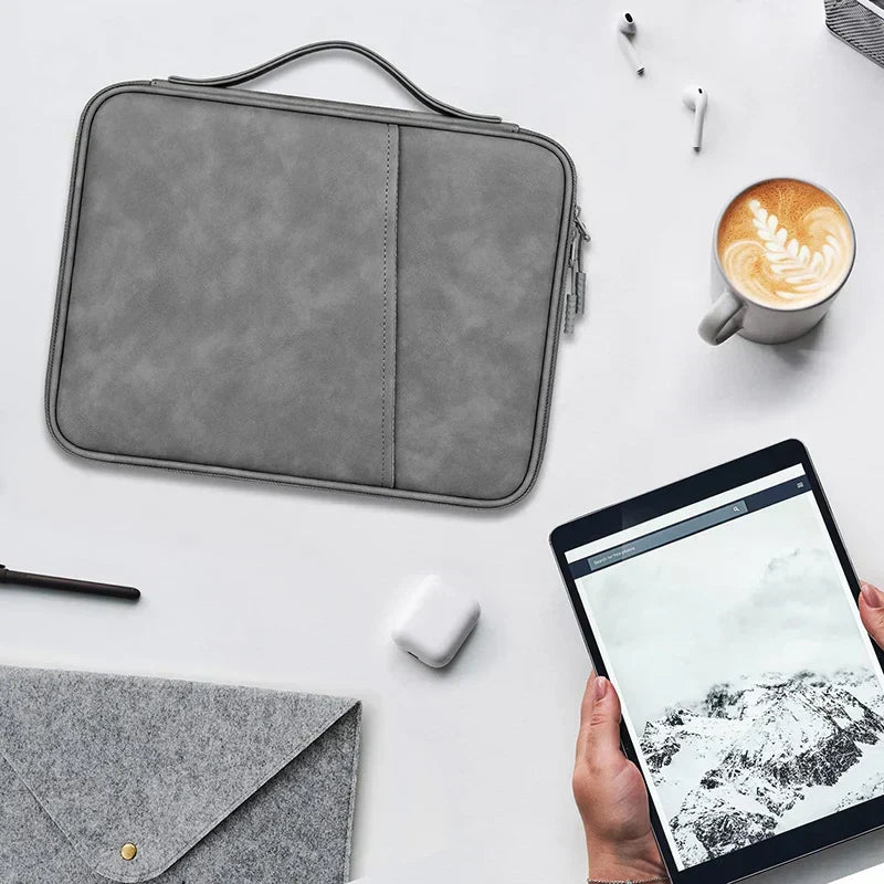 Housse de Rangement Stylée & Multi-Compartiments – Tablettes 10-13’’